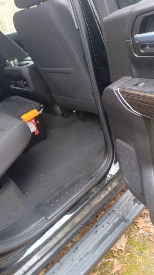 2021 Silverado 1500 - Image 2