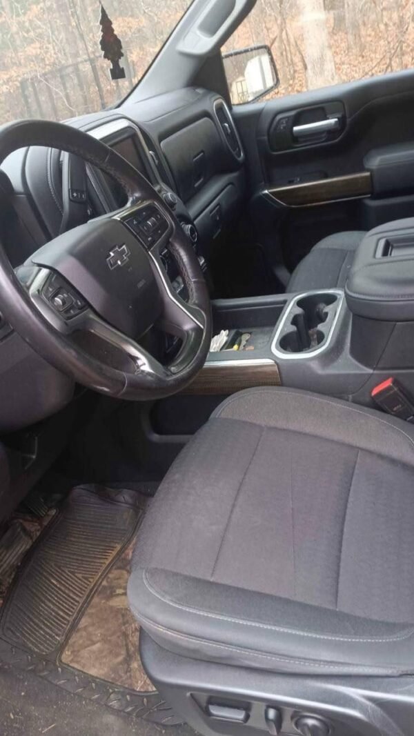 2021 Silverado 1500 - Image 3